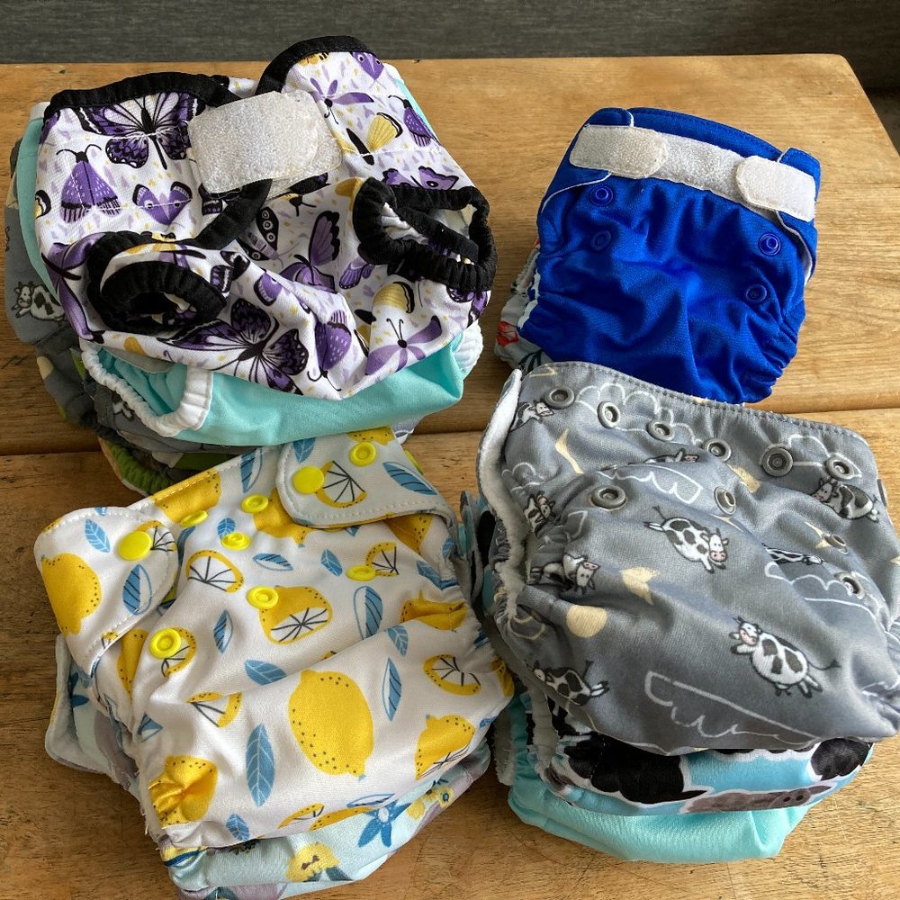 Thirsties Diaper Bundle 5 One Size All in Ones, 7 Diaper Covers 0-9 mo, 2 nb